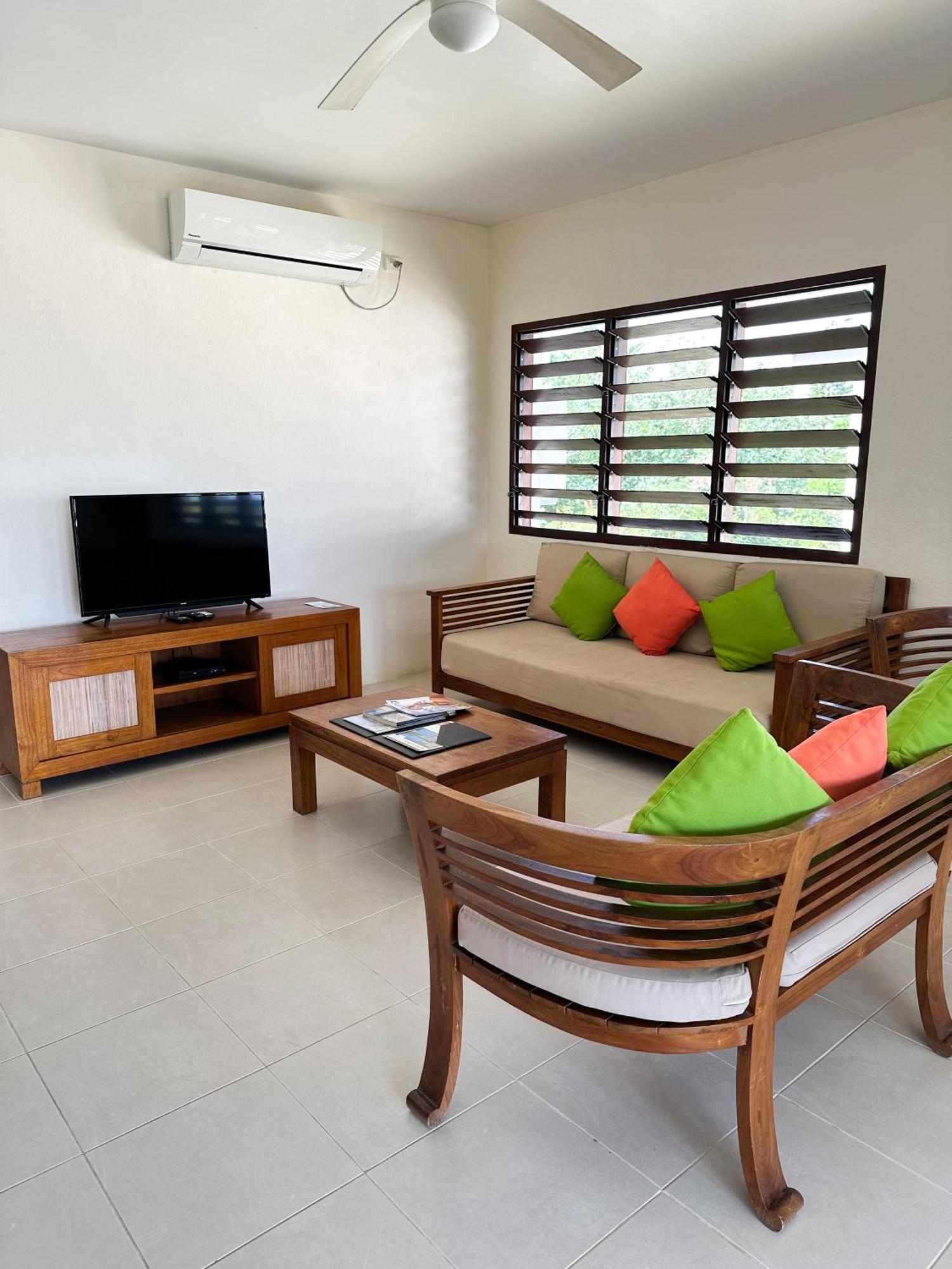 Nasama Resort Port Vila Esterno foto